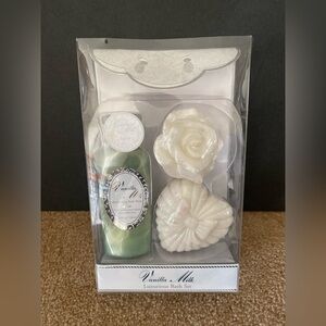 Body Nature Vanilla Milk Luxurious Bath Set body wash soap candle gift set